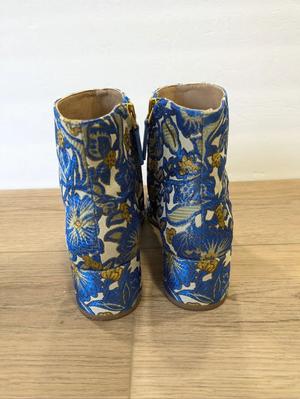 Tory Burch Shelby Brocade Ankle Boots 6.5 Blue Gold Floral Embroidered Victorian
